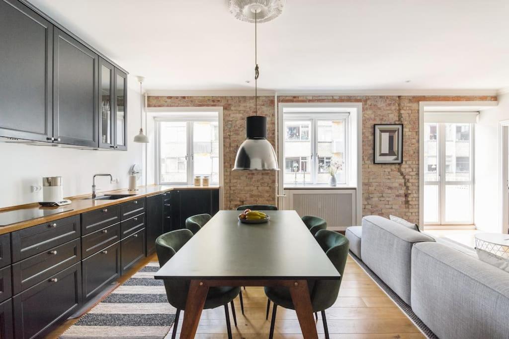Cozy Apartment In Christianshavn W Two Balconies. Kopenhagen Buitenkant foto